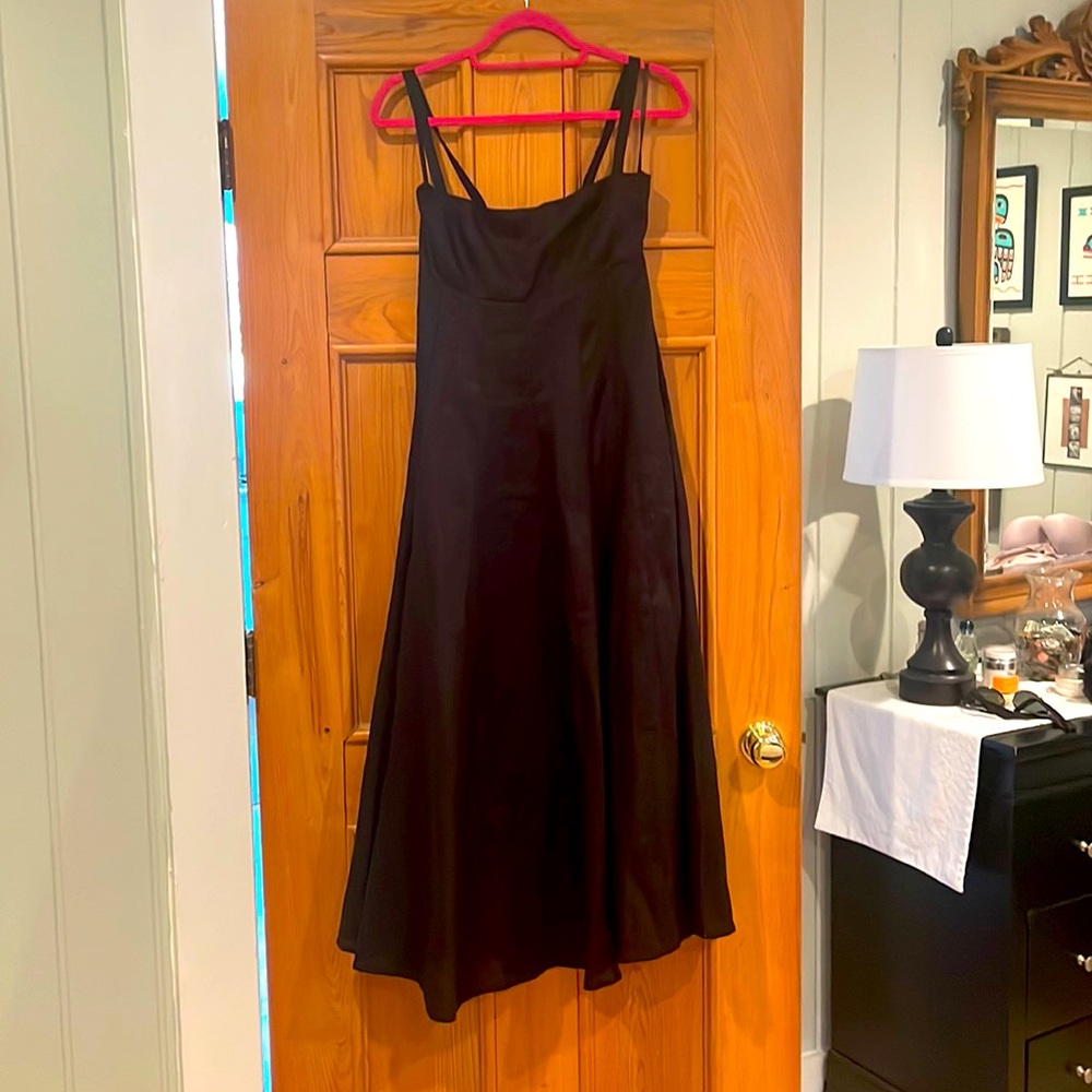 Black linen midi, square neck, new, DISSH. Sz 8